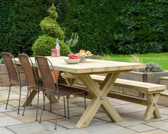 Outdoor Seating Dining